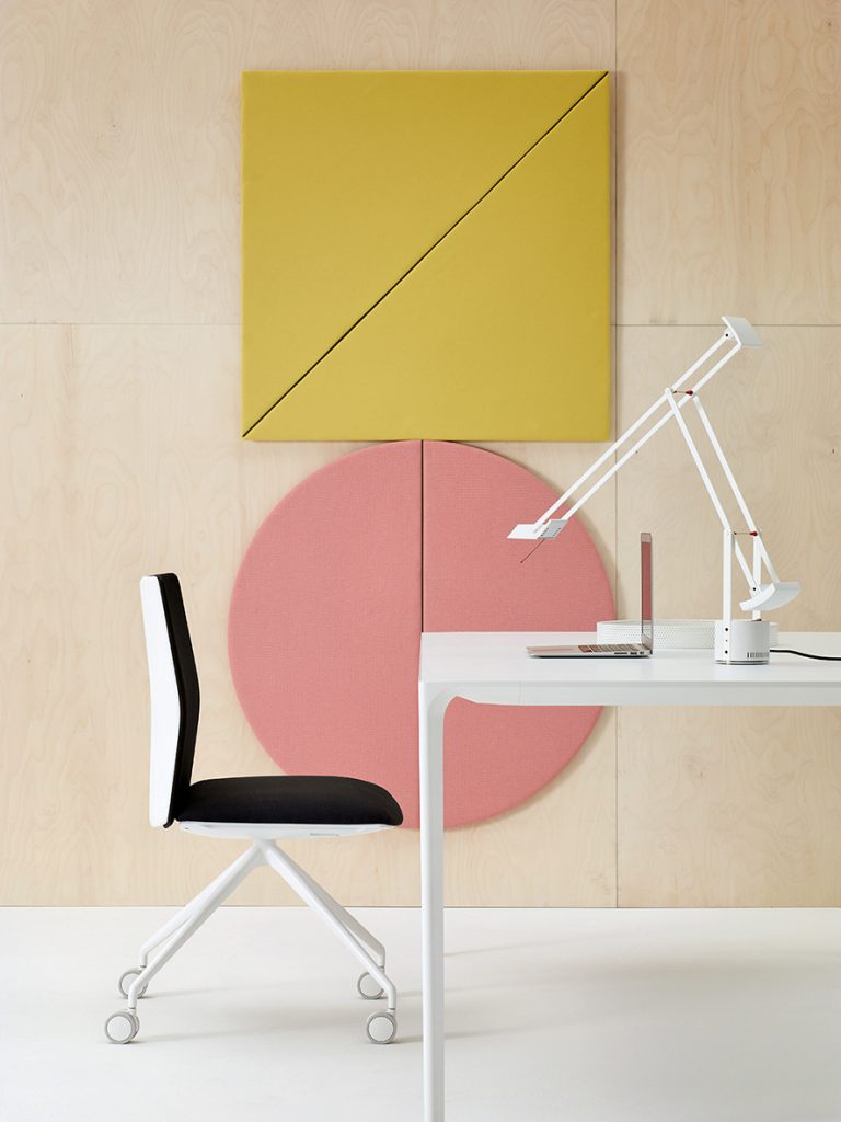 Arper_Kinesit_chair_MarcoCovi_trestle-fixed_front-face-upholstery_4807_3